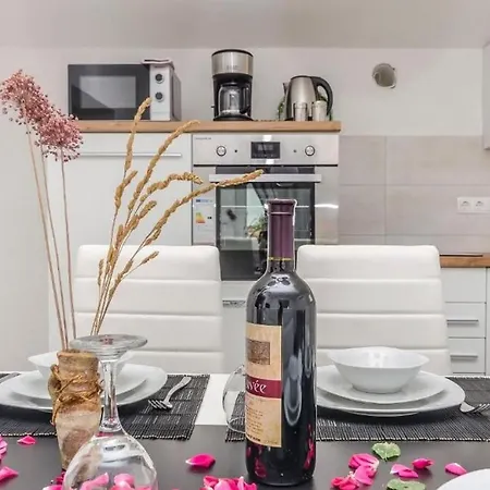 Tarle شقة فوديس